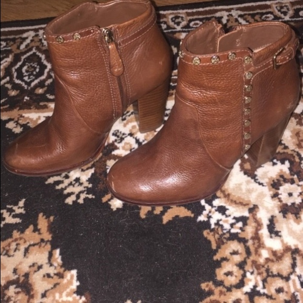 Tory Burch size 6